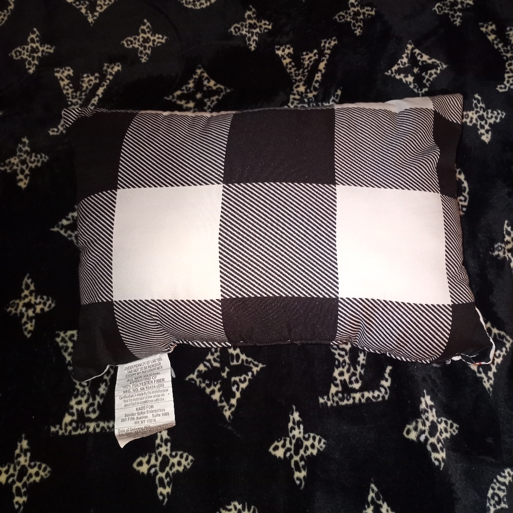 Buffalo Check Black & White Farmhouse Plaid Reversible Throw Pillow